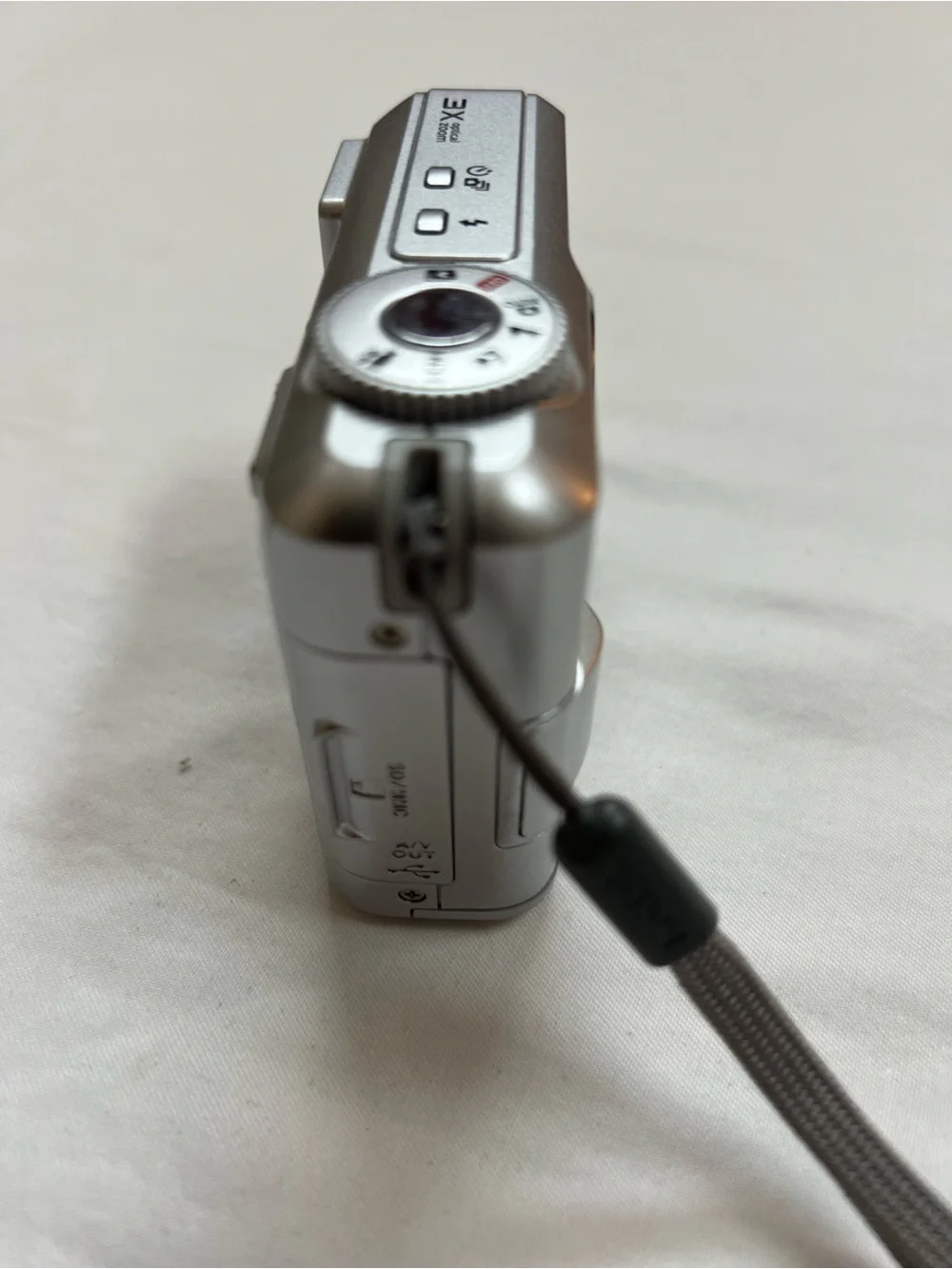 Kodak Easyshare C533 Digital Camera 5mp 3x Zoom NO SD Card WORKING Takes 2 AA